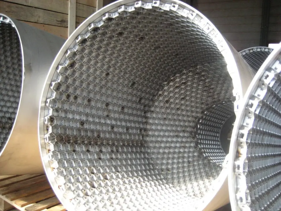 Hexmesh anchorage following the inside of a circular fabricated section